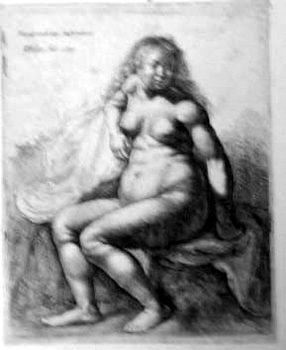 Nackte Frau, auf einem Erdhügel sitzend