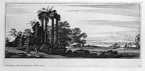 Landschaft mit zwei Wanderern bei einer Ruine